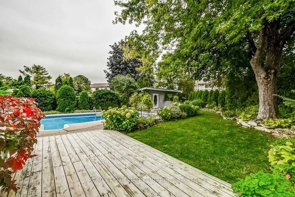 50 Curtis Dr