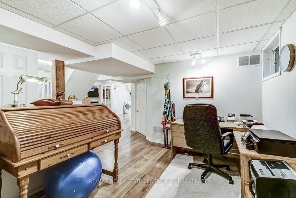 50 Curtis Dr