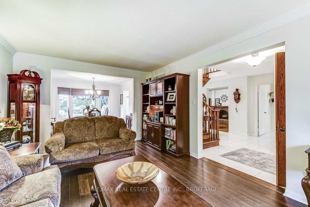 50 Curtis Dr