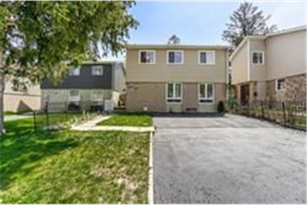 29 Habitat Sq, Brampton