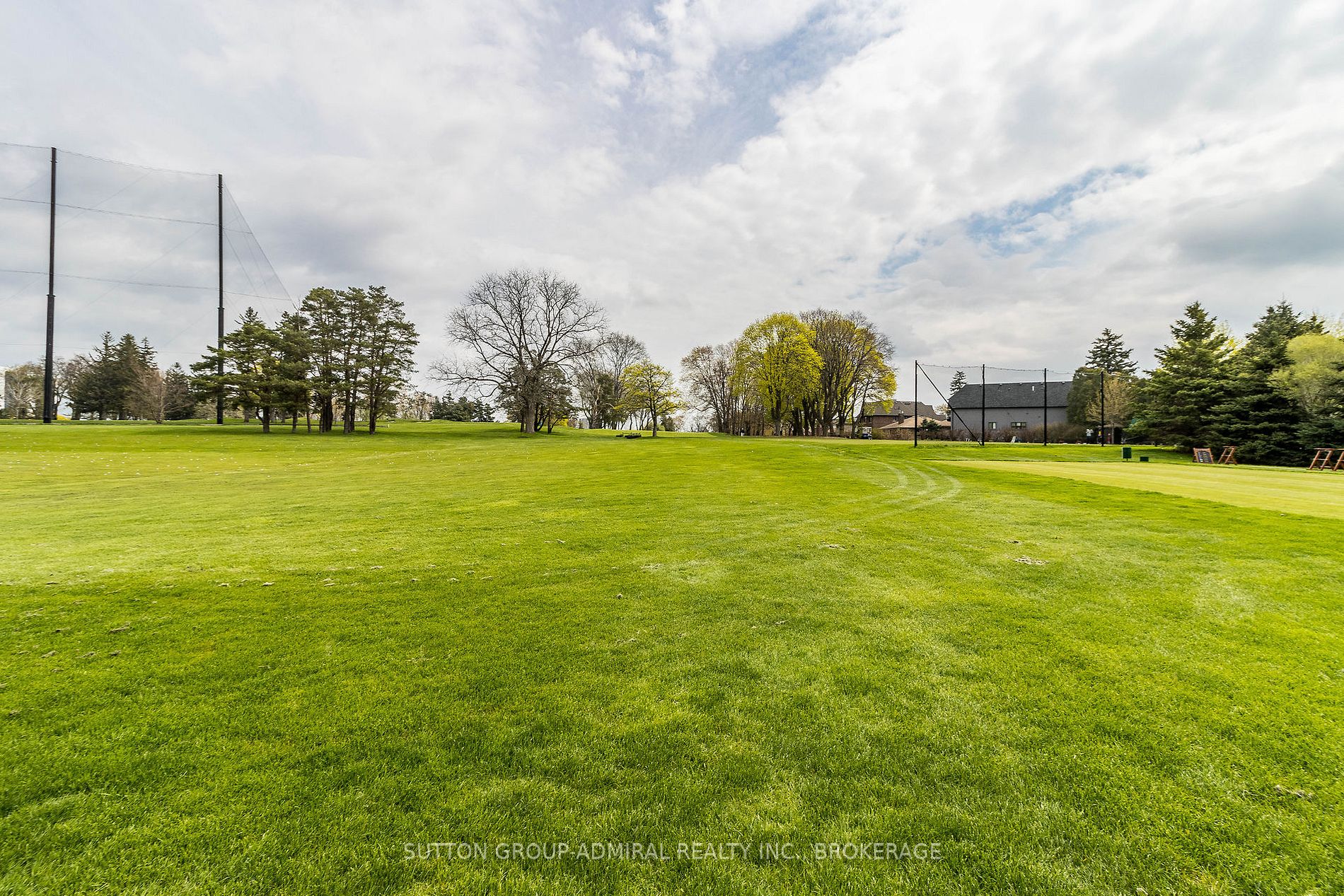 7 Golfwood Heights