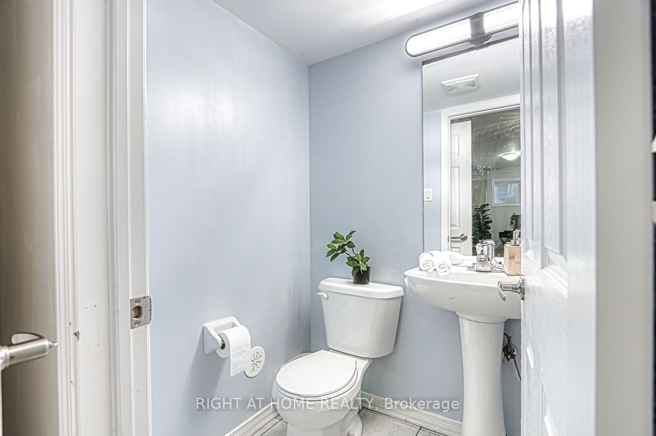 2441 Greenwich Dr, #36