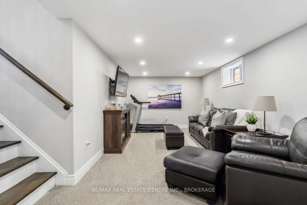 404 Erindale Dr