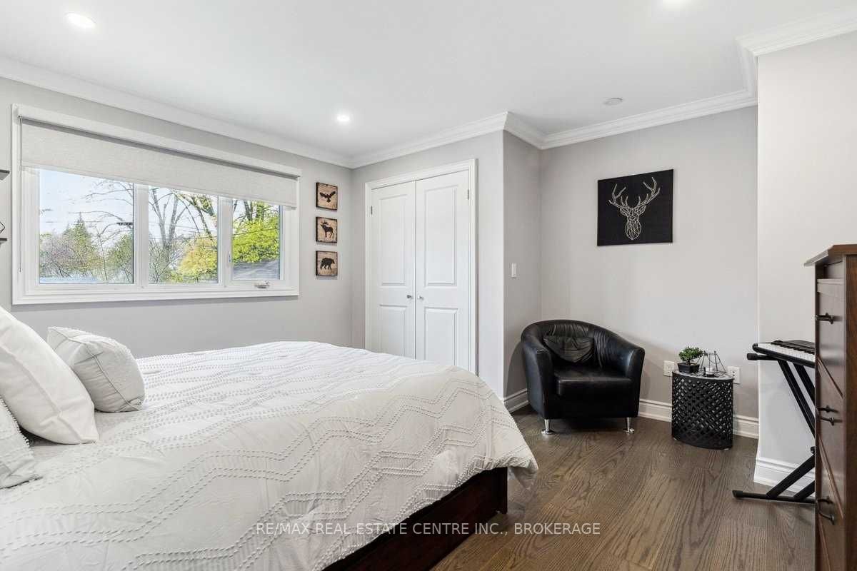 404 Erindale Dr