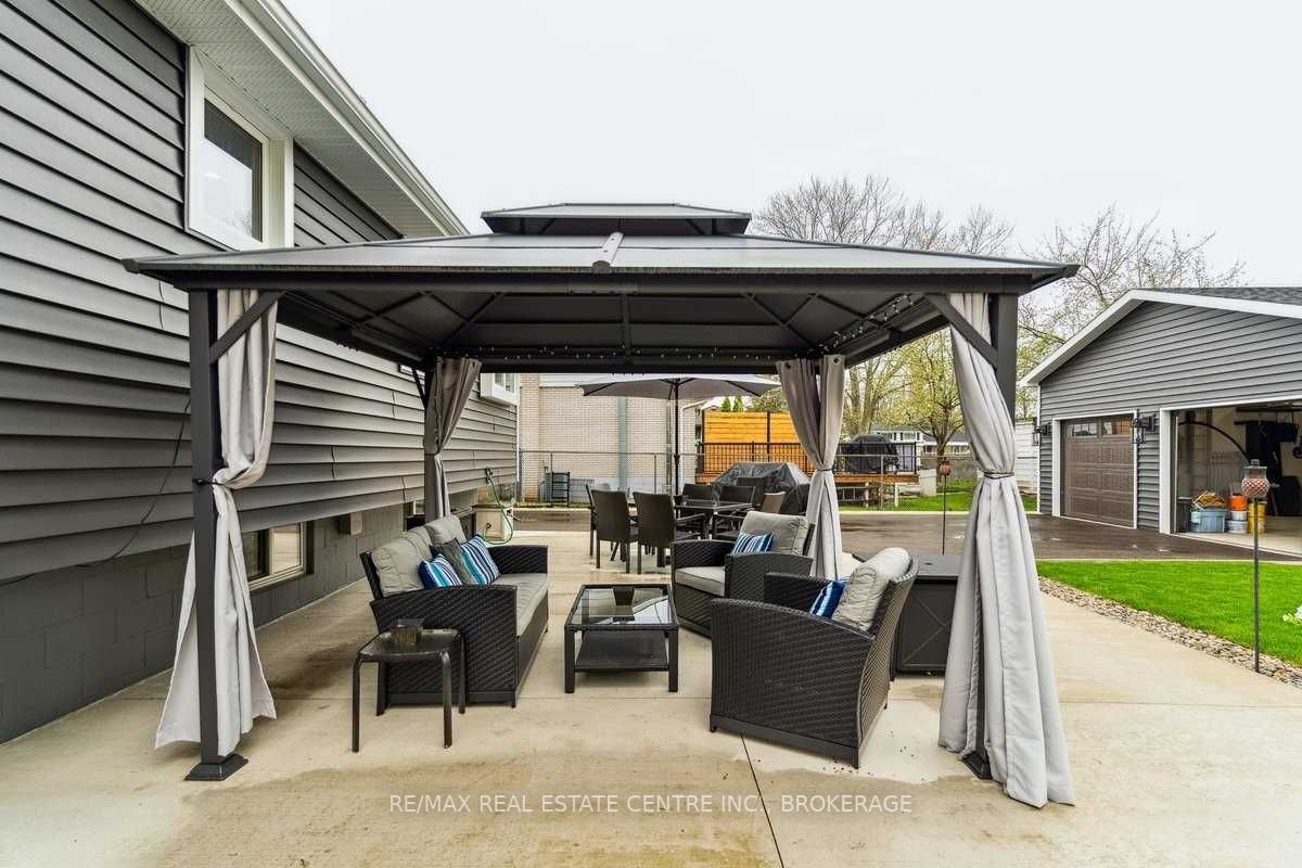 404 Erindale Dr