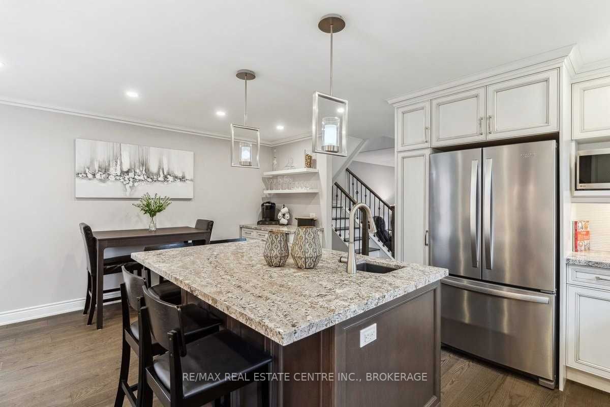 404 Erindale Dr