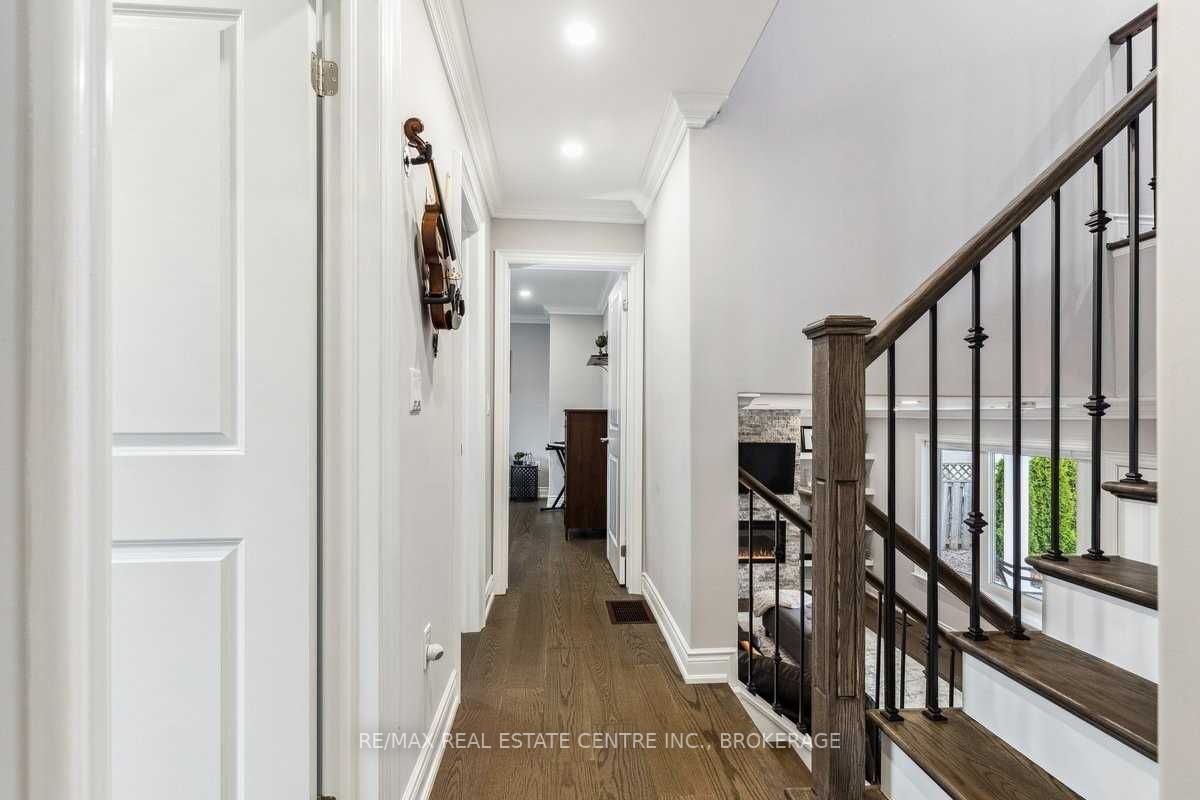 404 Erindale Dr