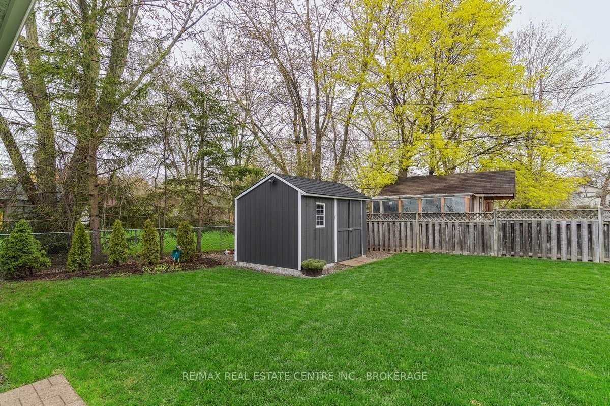 404 Erindale Dr