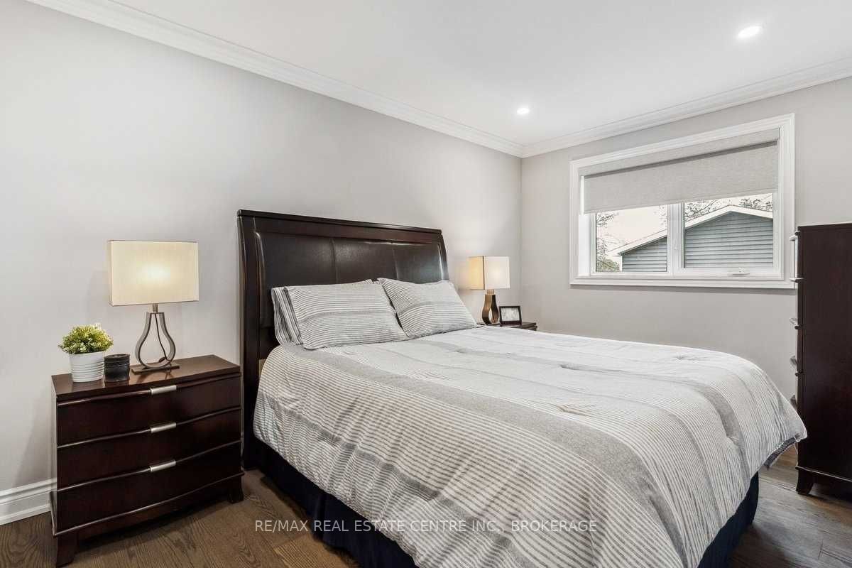 404 Erindale Dr