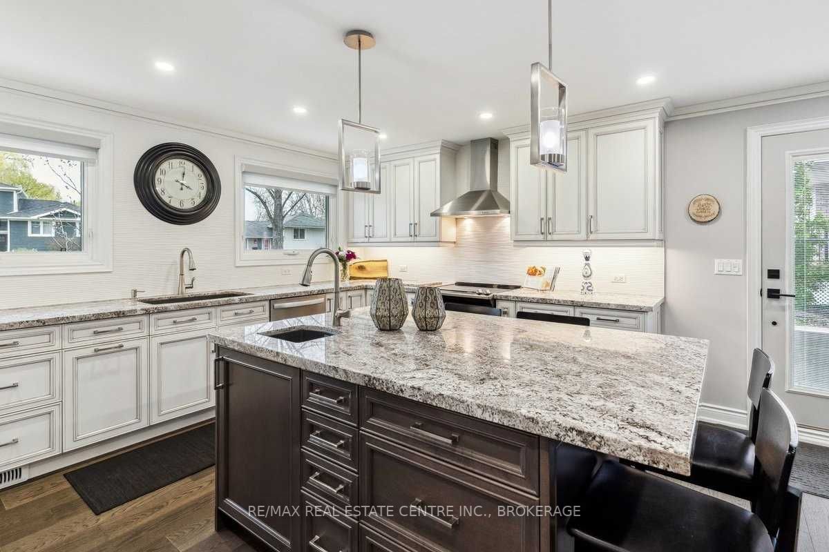 404 Erindale Dr