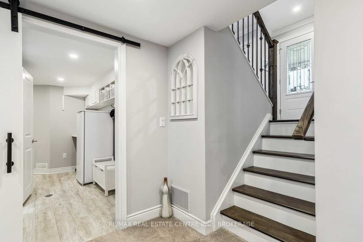 404 Erindale Dr