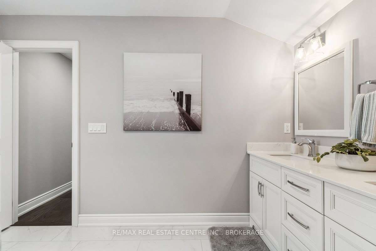 404 Erindale Dr