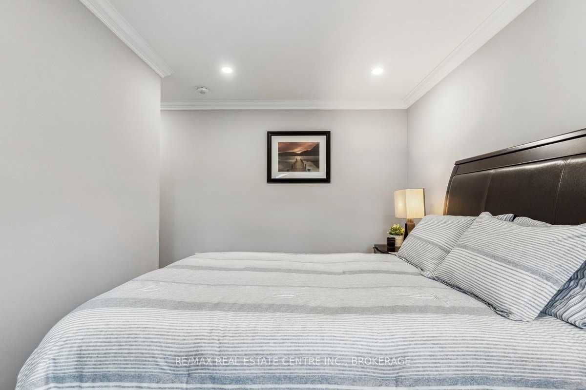 404 Erindale Dr