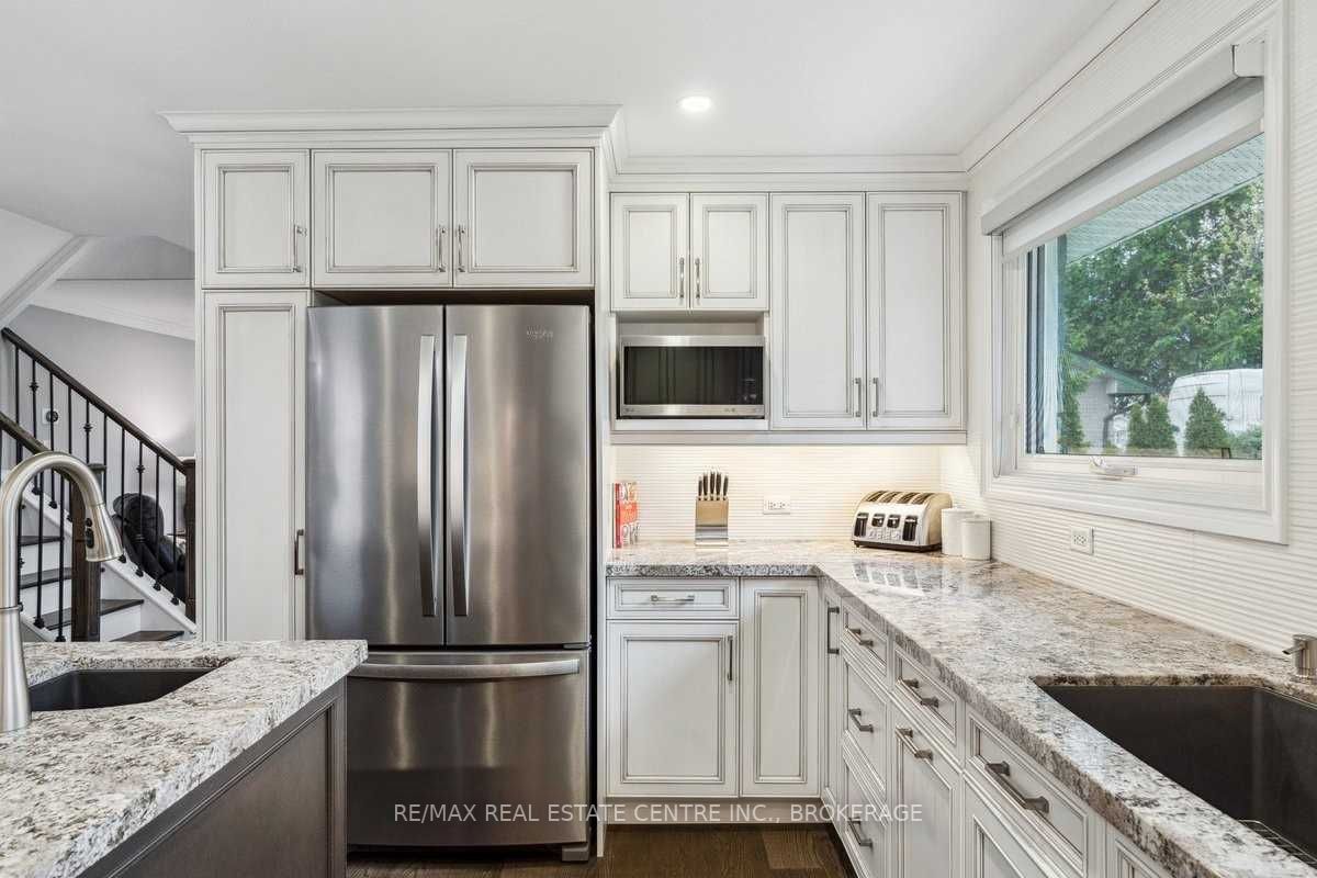 404 Erindale Dr