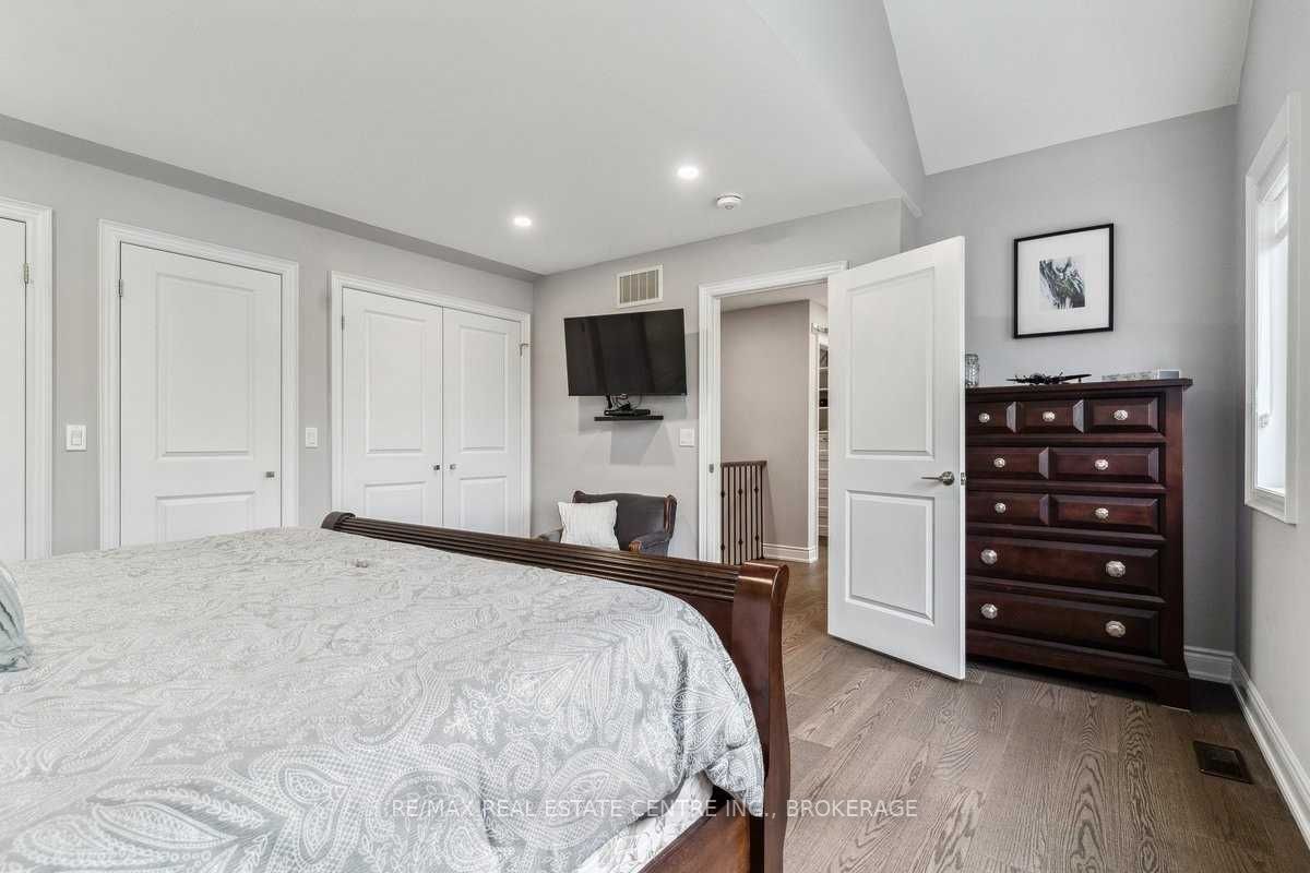 404 Erindale Dr