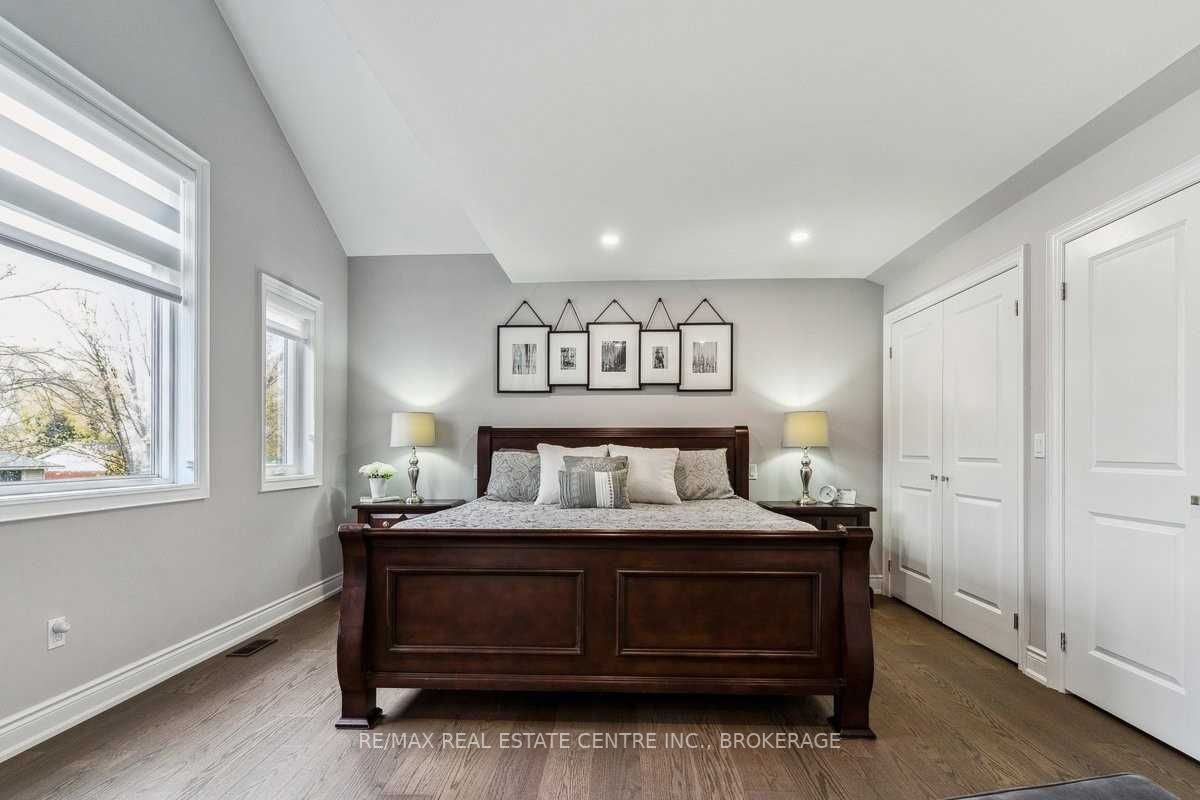 404 Erindale Dr