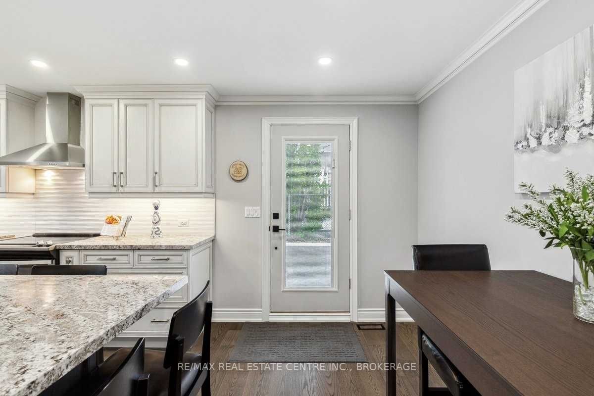 404 Erindale Dr
