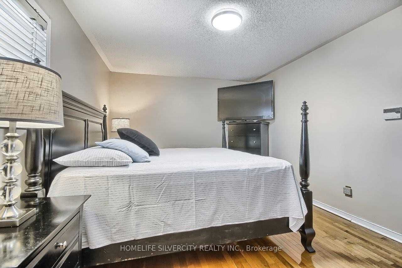 73 Rocky Mountain Cres