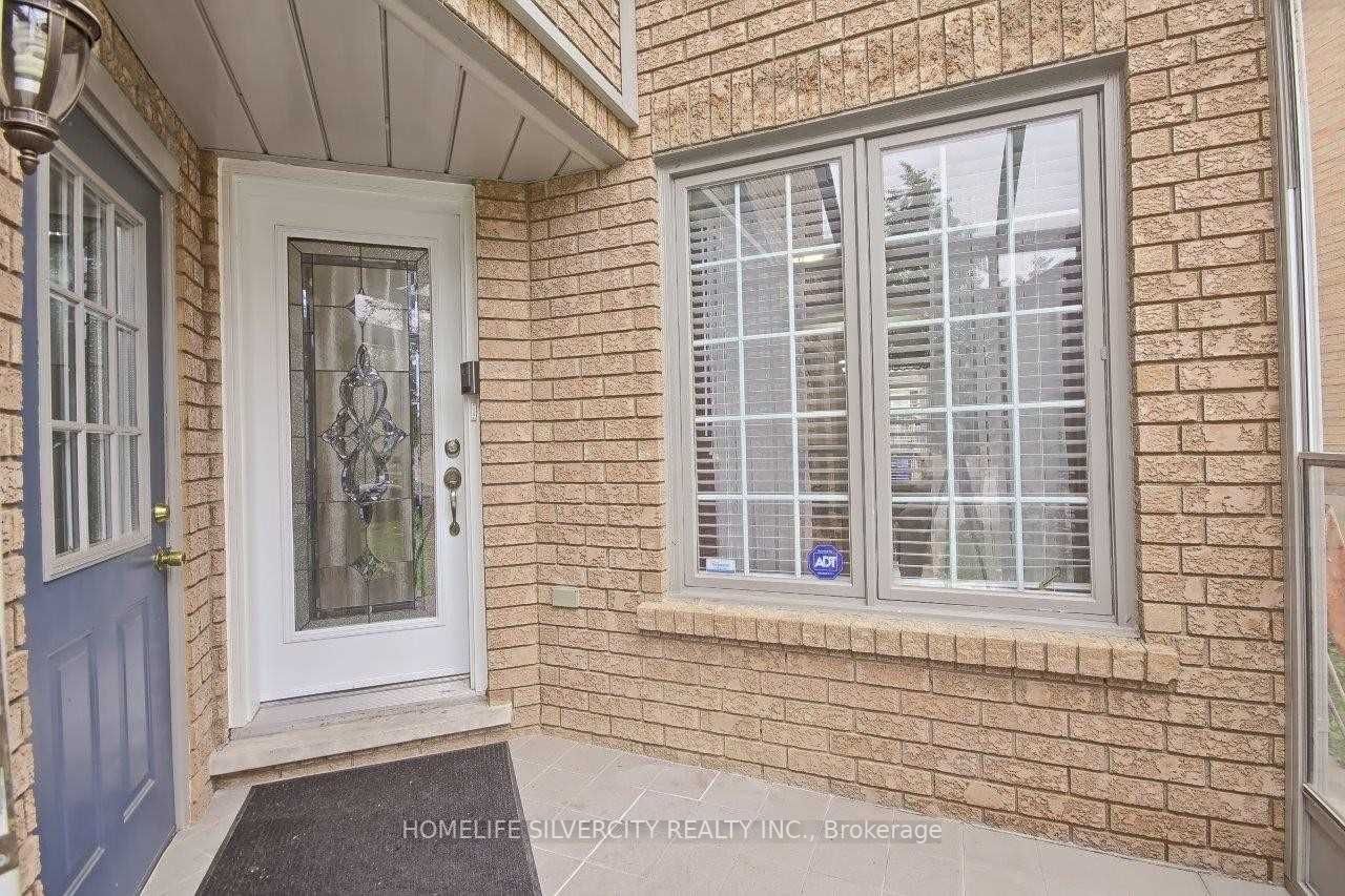 73 Rocky Mountain Cres