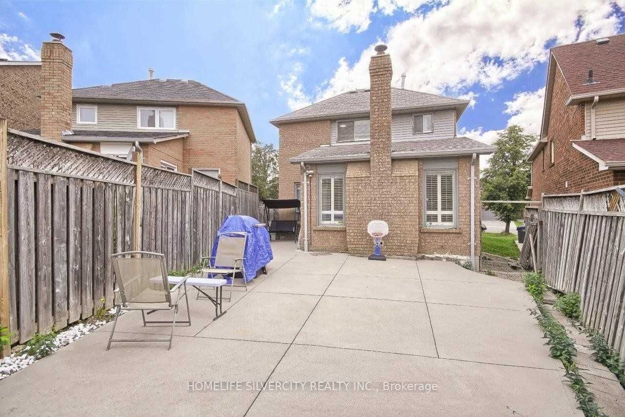 73 Rocky Mountain Cres