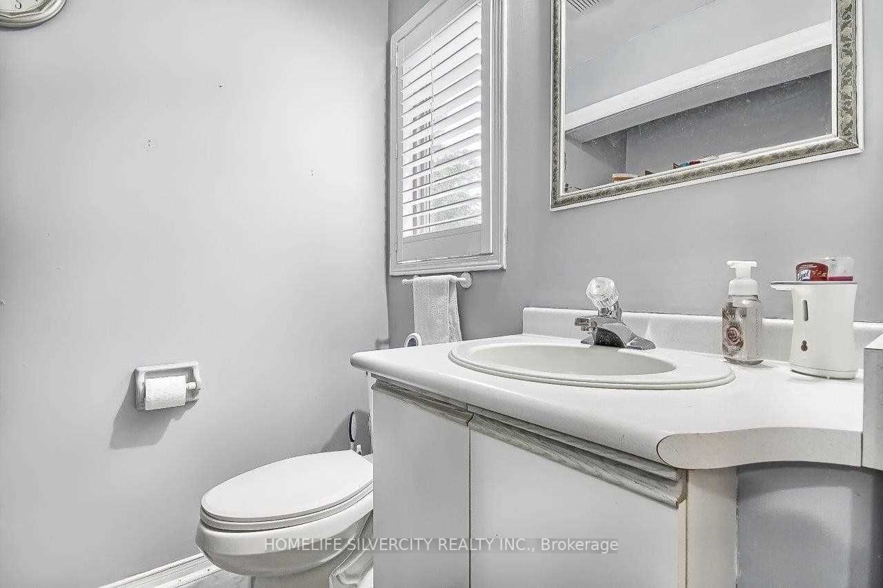 73 Rocky Mountain Cres