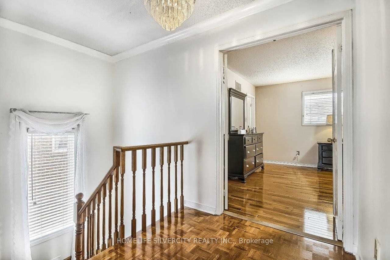 73 Rocky Mountain Cres