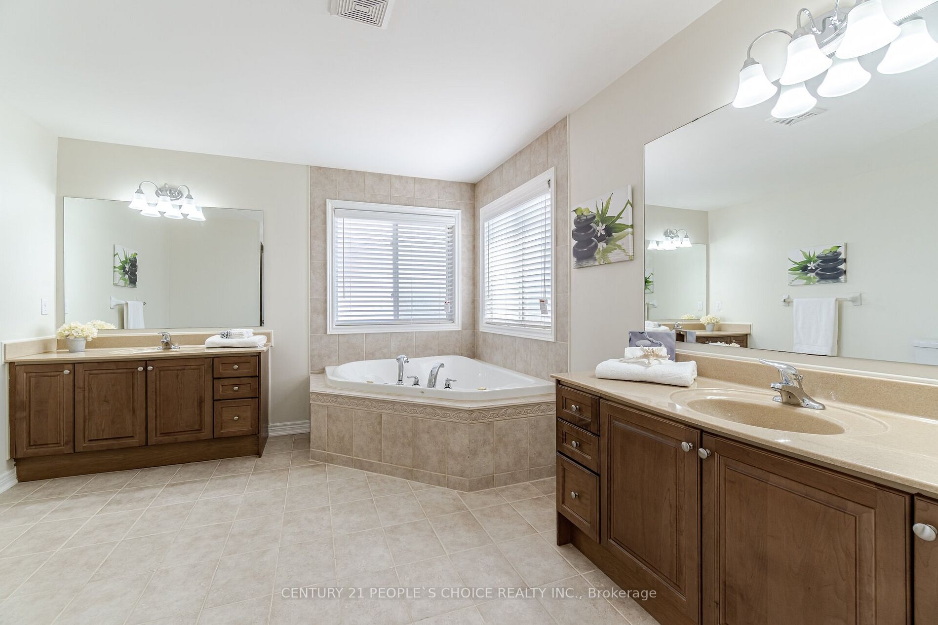 19 Dovehaven Crescent