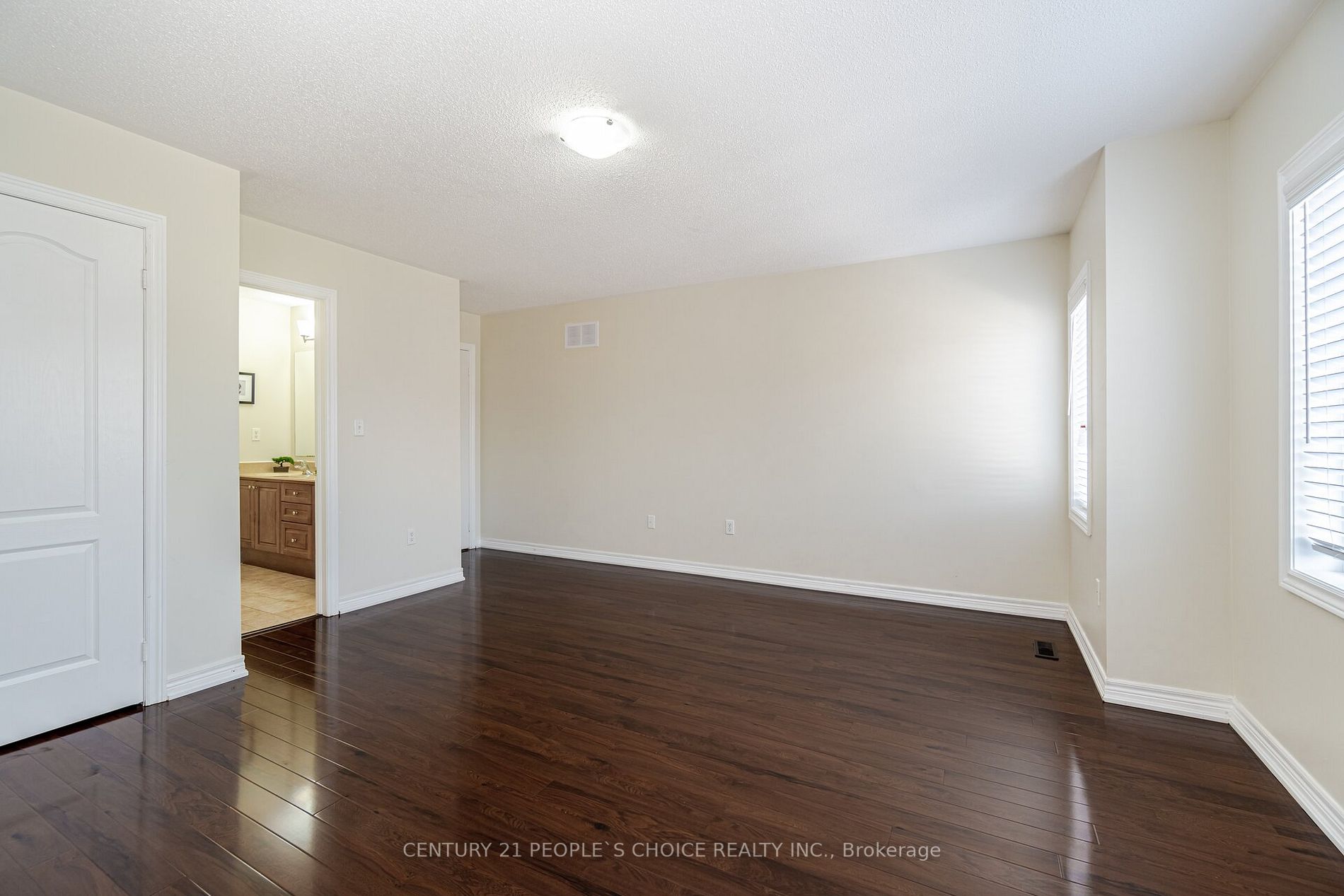 19 Dovehaven Crescent