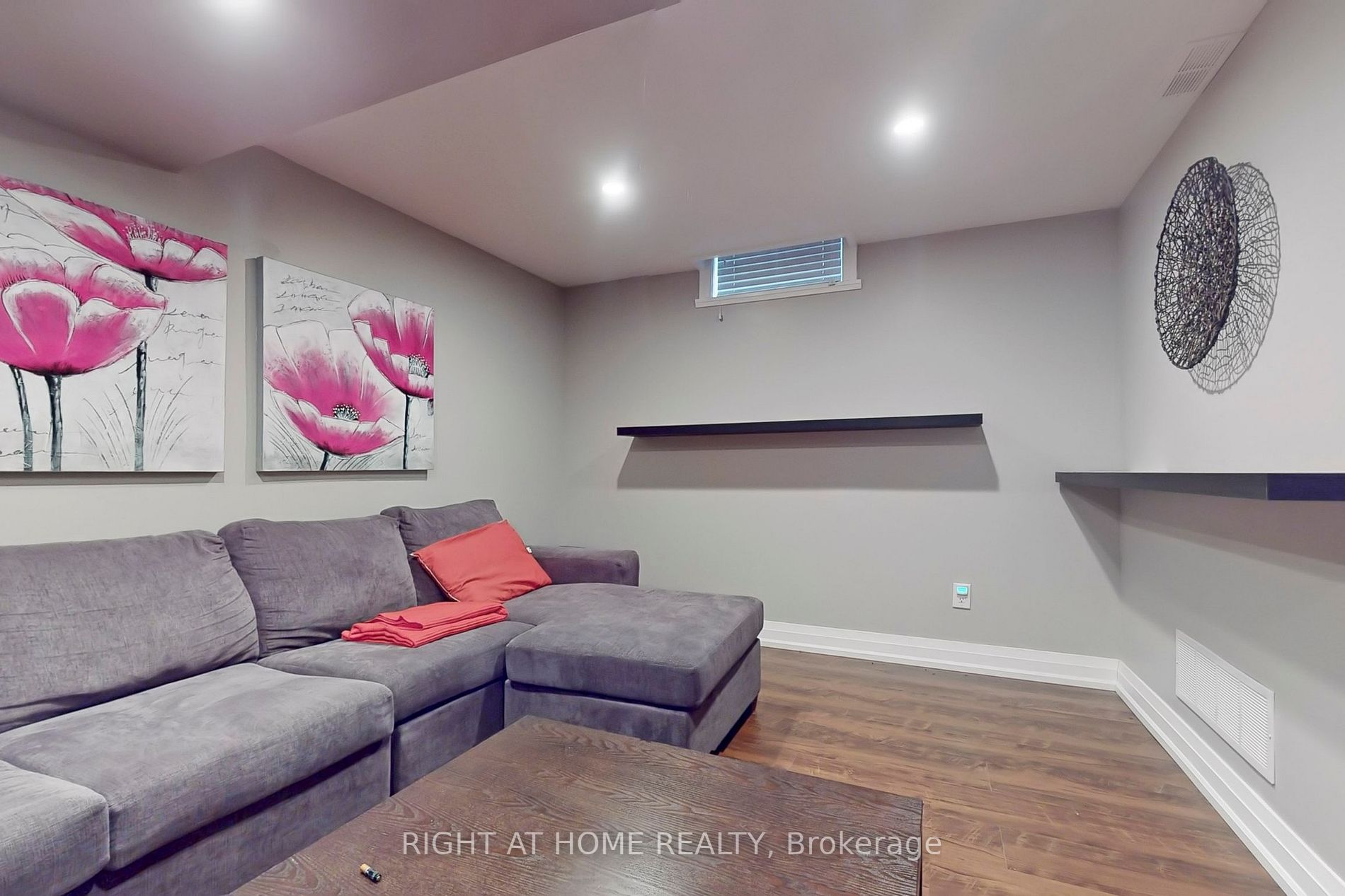 958 Fernandez Dr