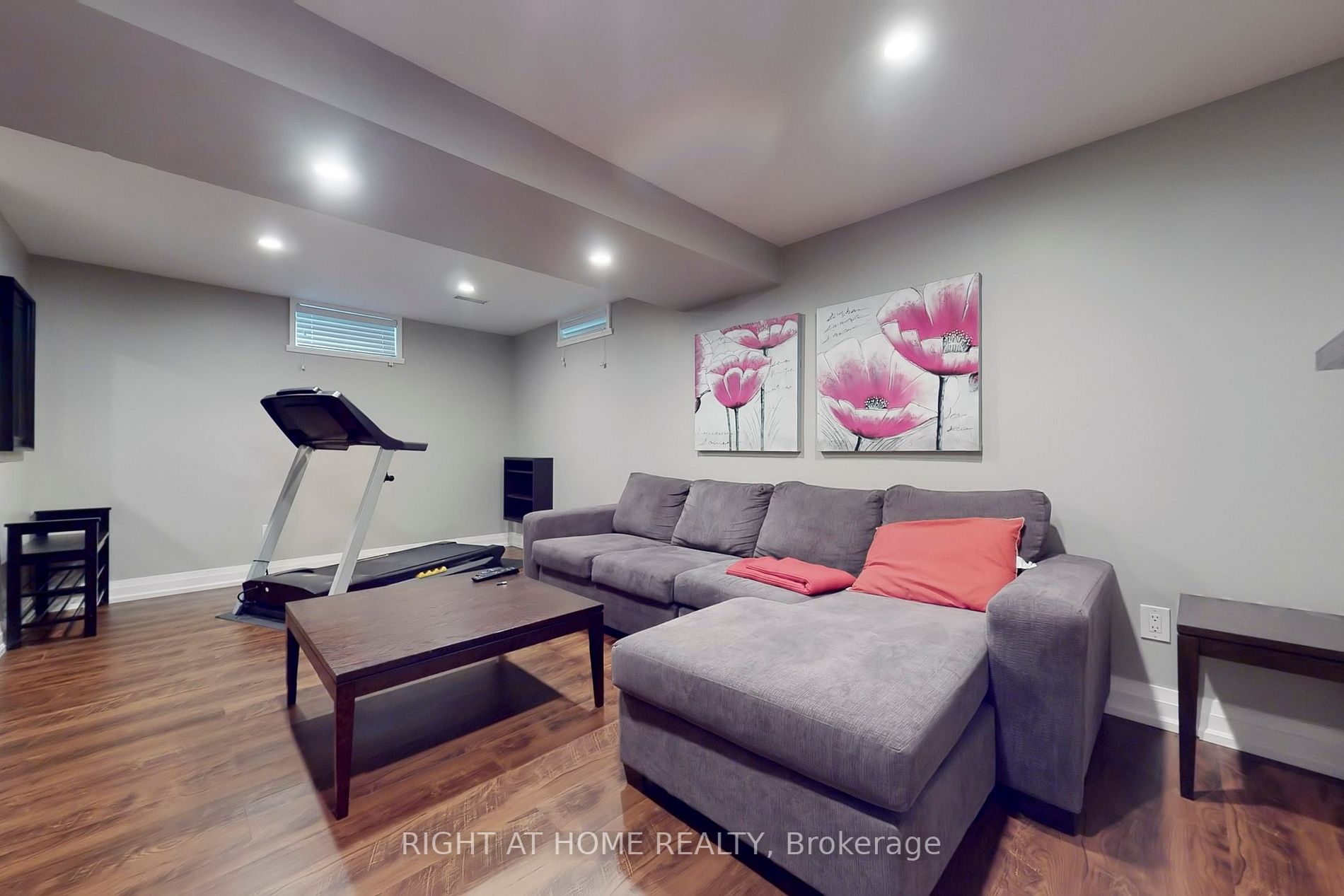 958 Fernandez Dr