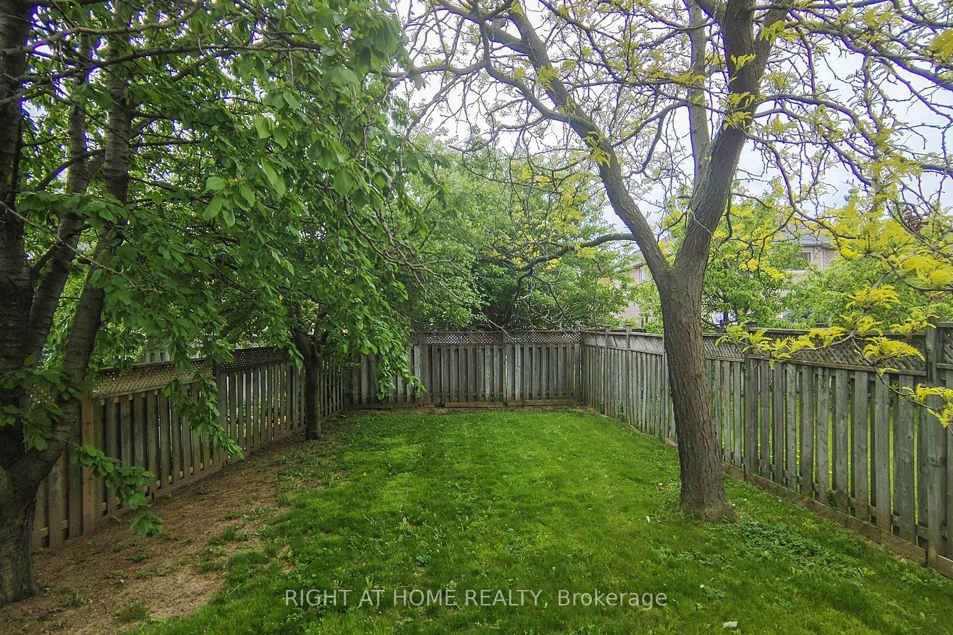 958 Fernandez Dr