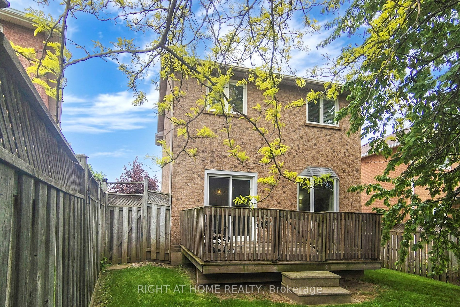 958 Fernandez Dr