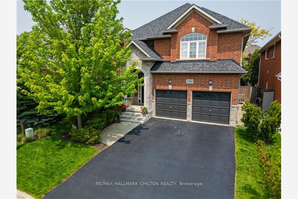 2202 Brookhaven Cres