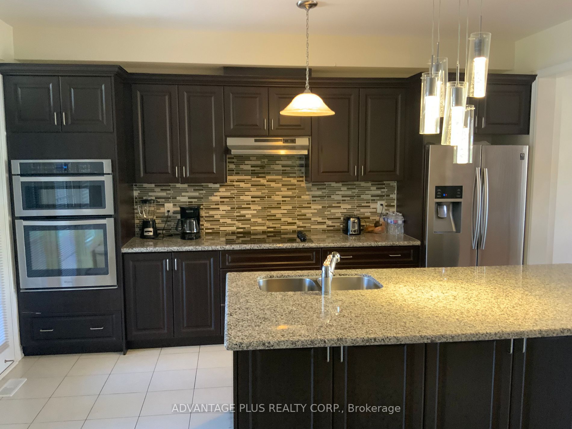 538 Stream Cres