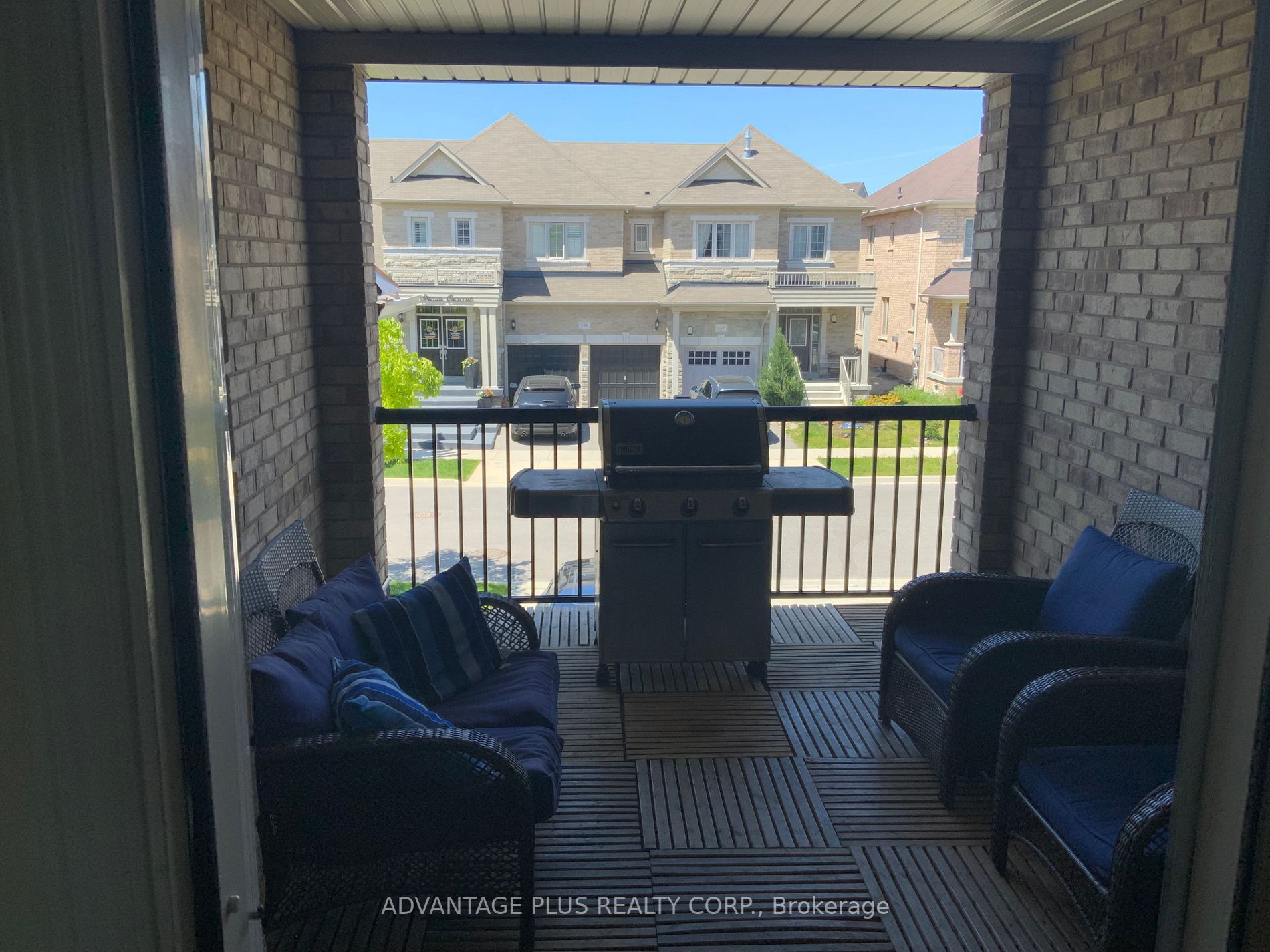 538 Stream Cres