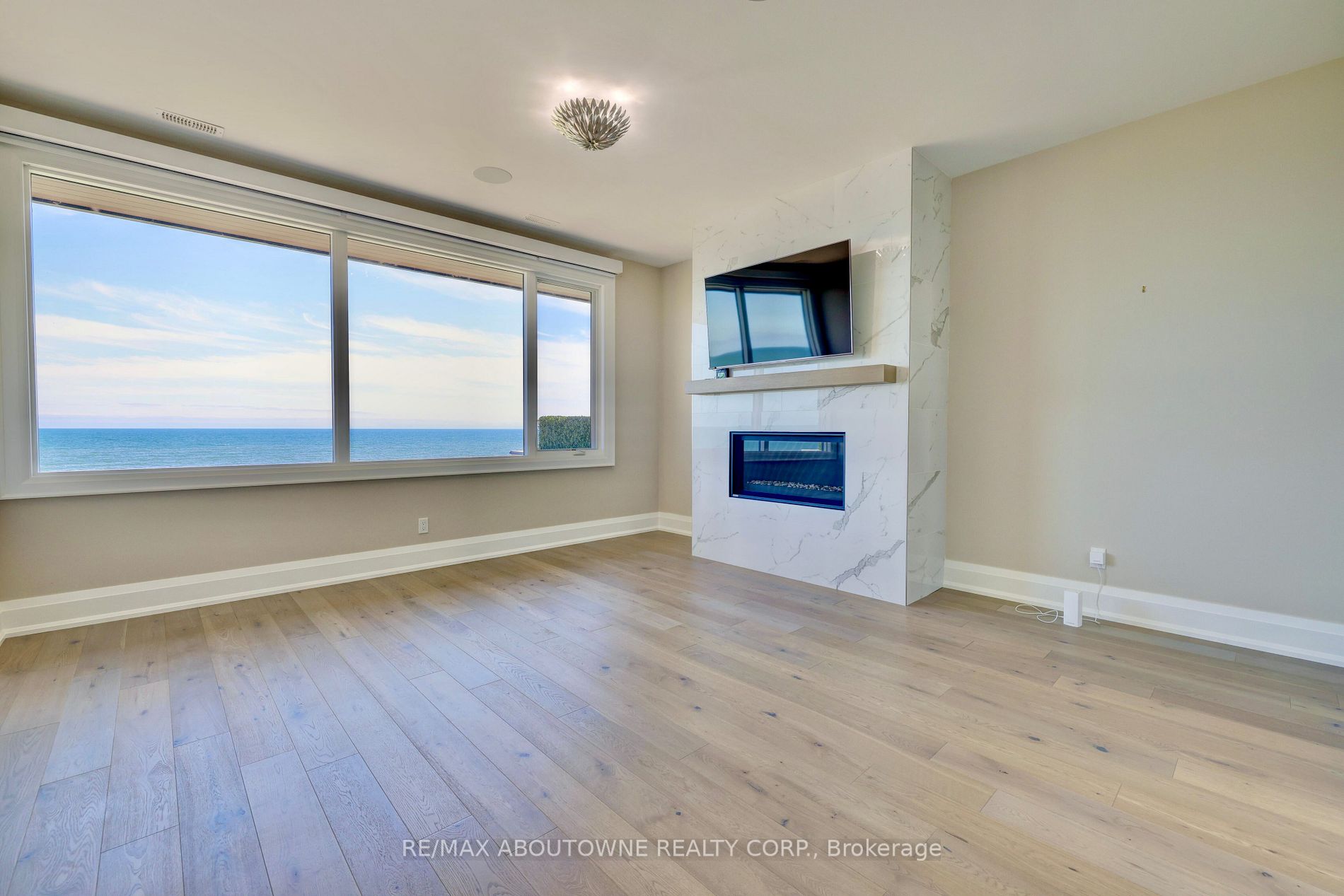 10 Maple Grove Dr, #8