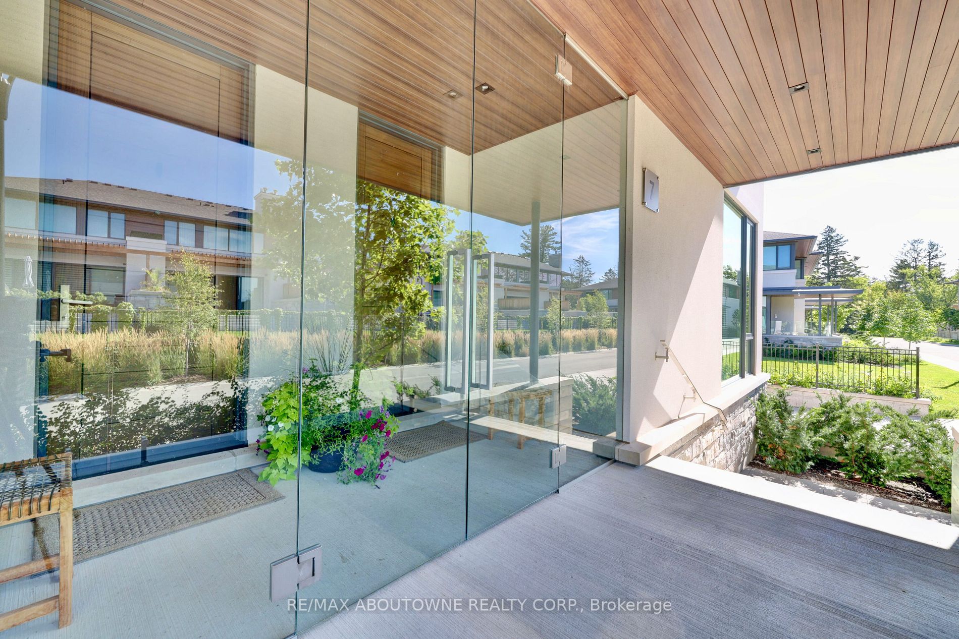 10 Maple Grove Dr, #8