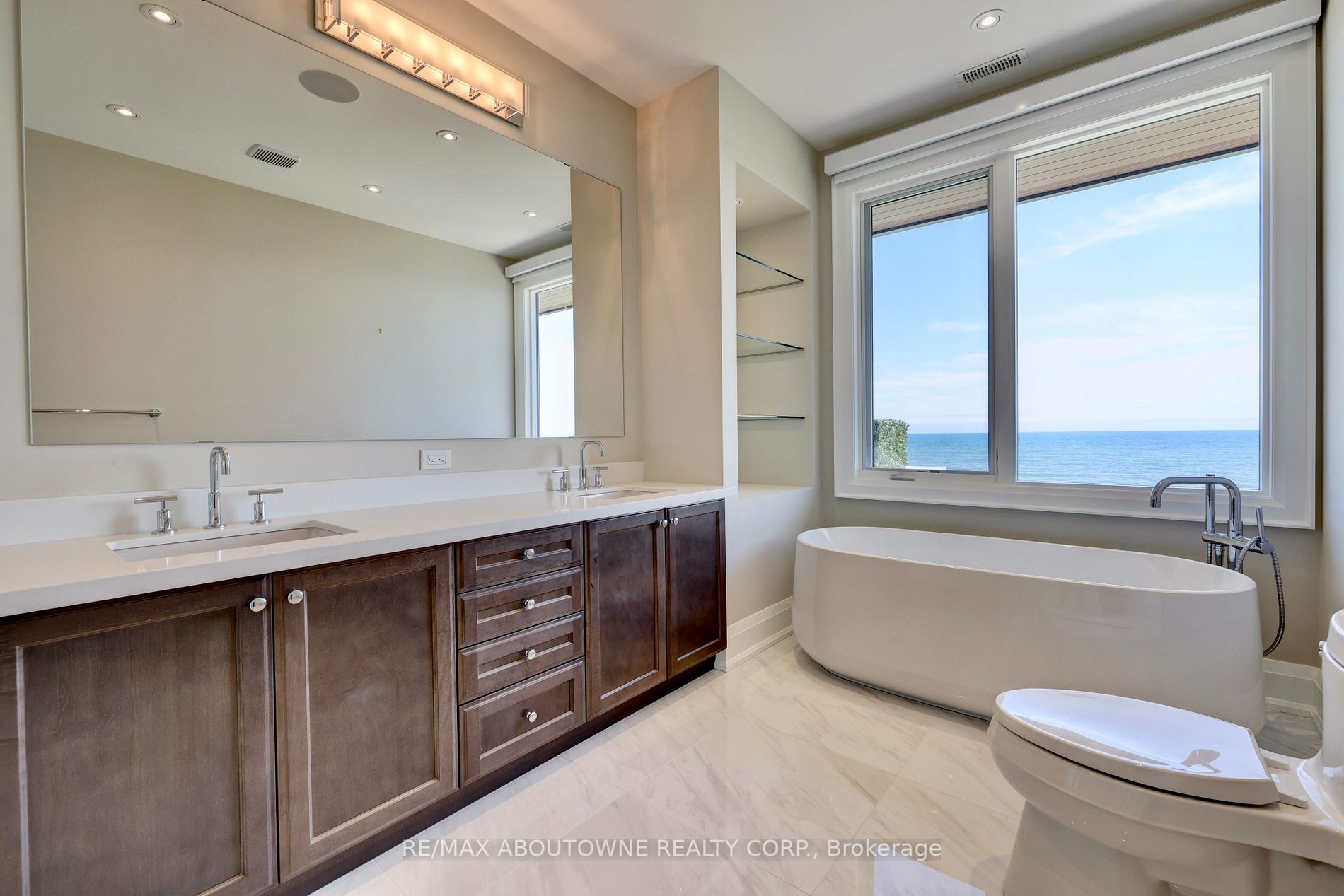 10 Maple Grove Dr, #8