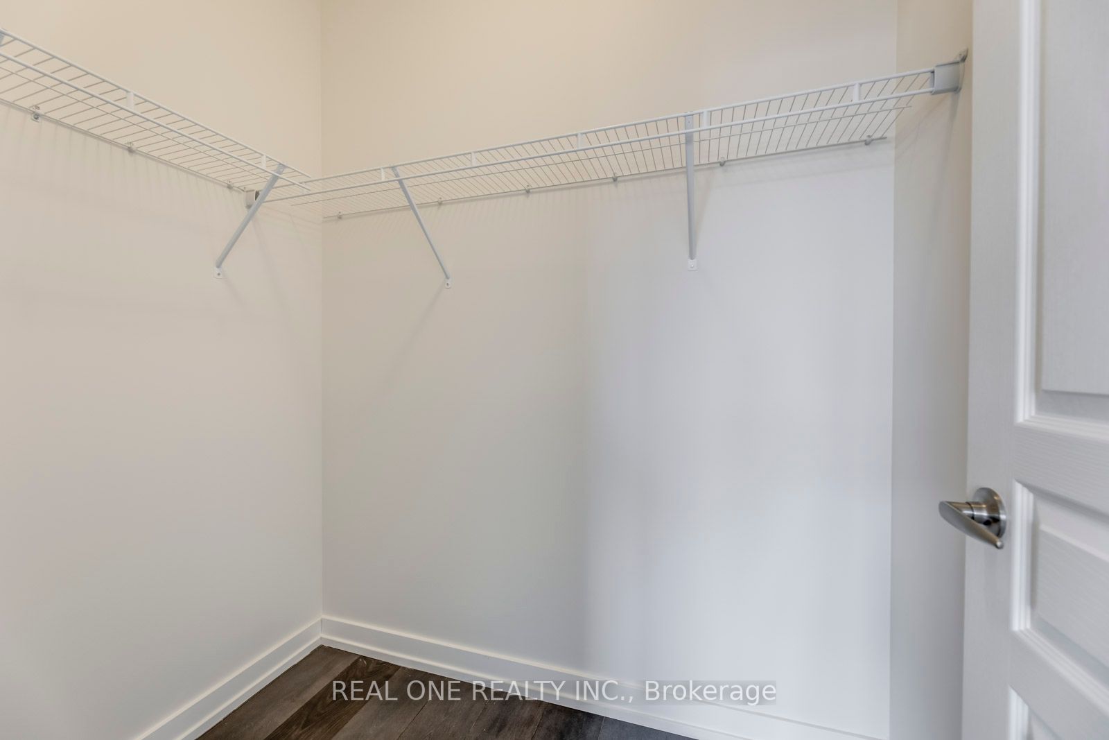 170 Squire Cres