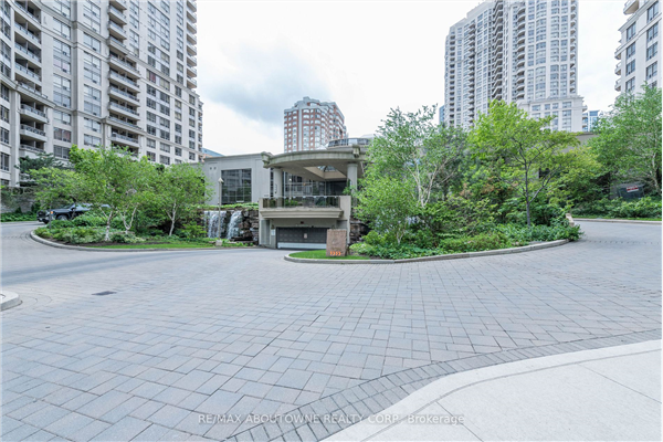 3888 Duke Of York Blvd, Mississauga