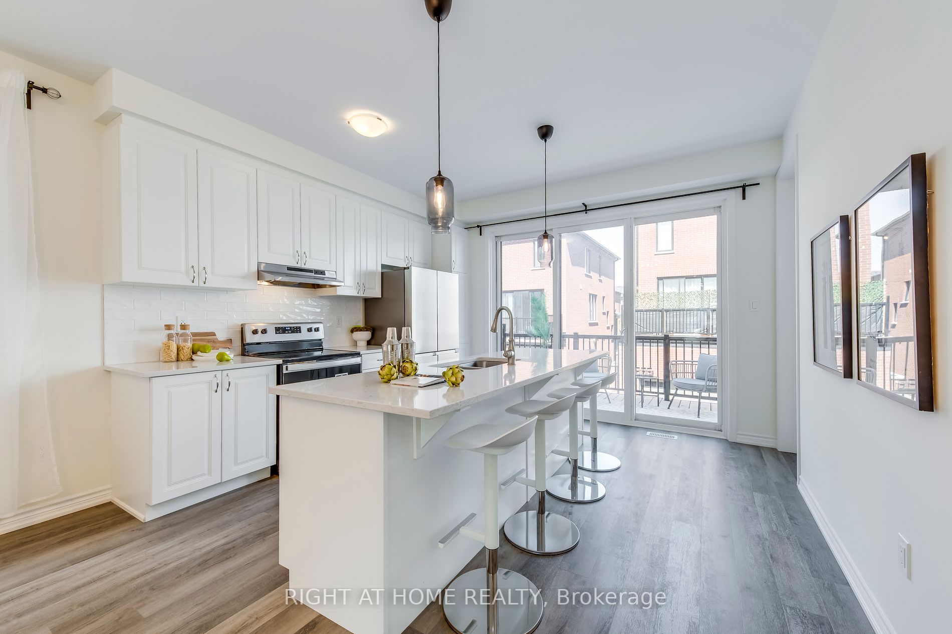 1285 Sycamore Gdns, #7