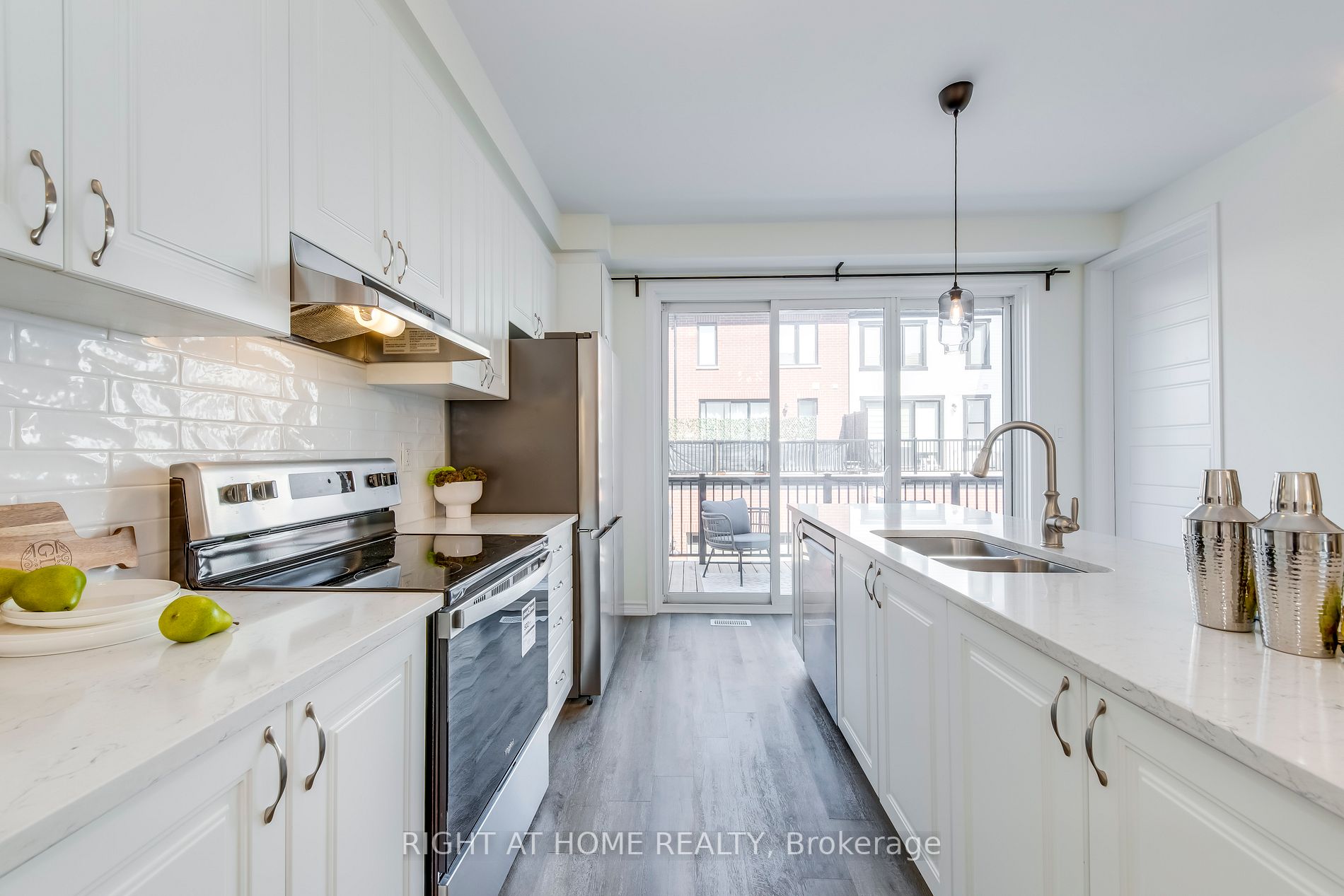 1285 Sycamore Gdns, #7