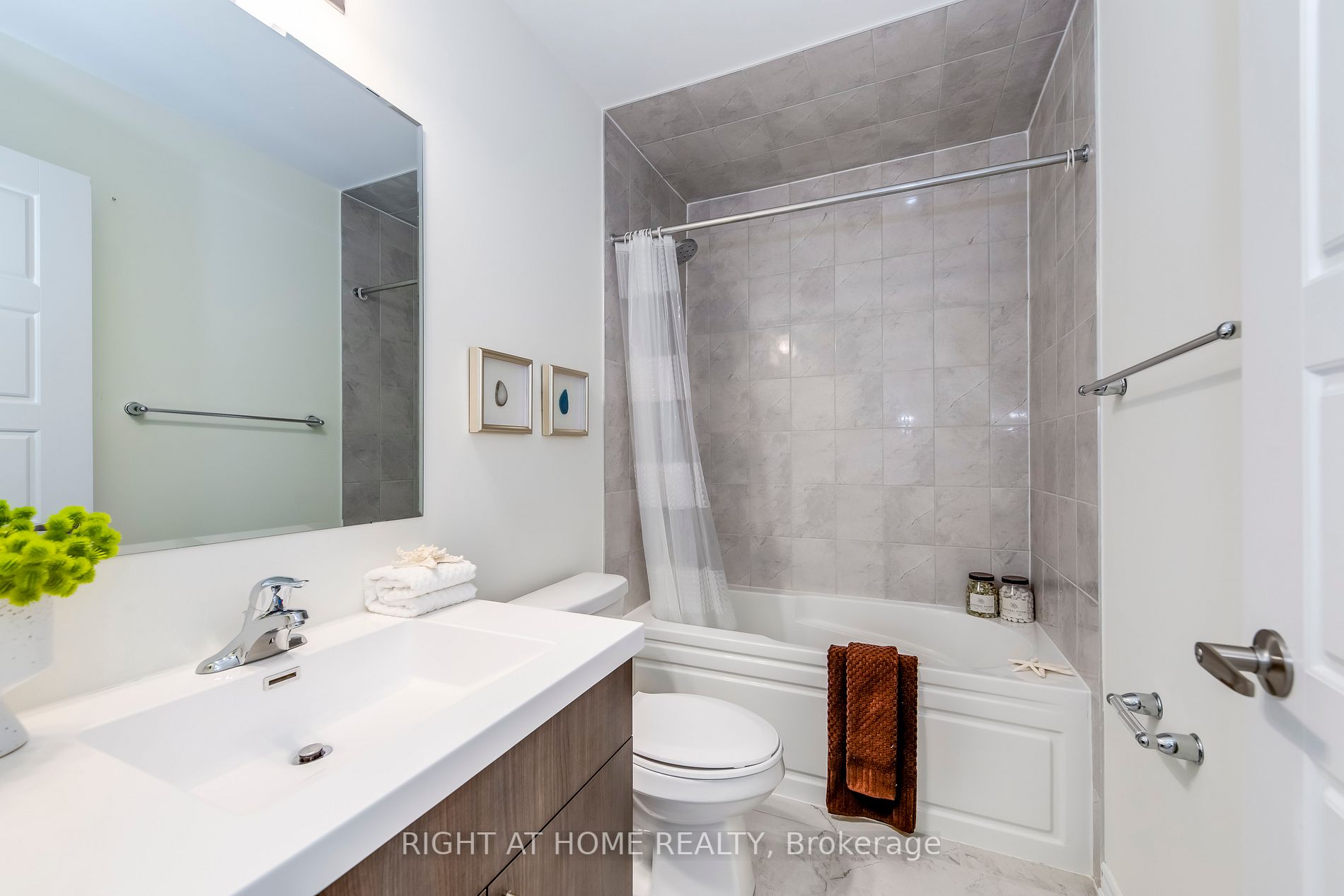 1285 Sycamore Gdns, #7