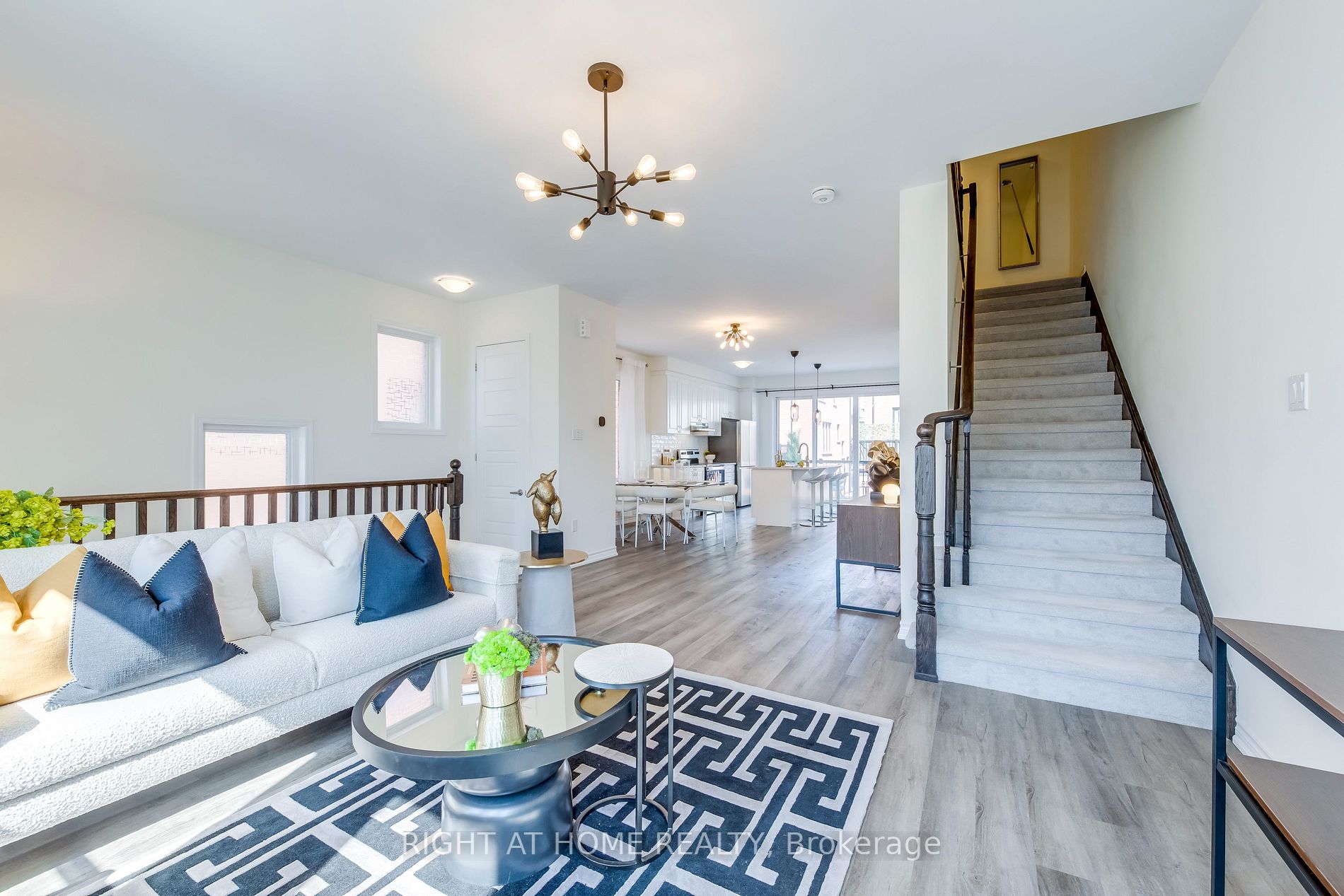 1285 Sycamore Gdns, #7