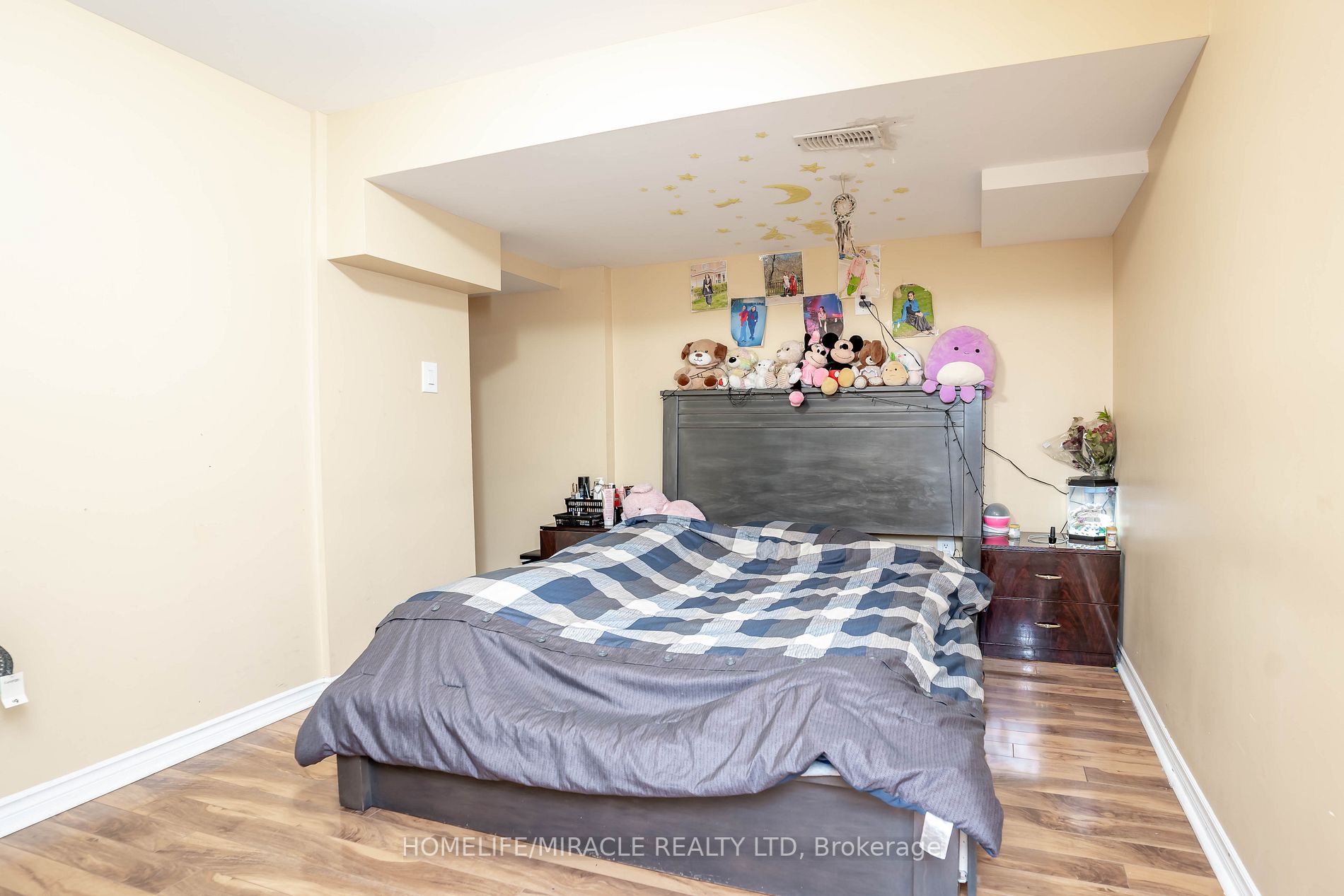 28 Totten Dr
