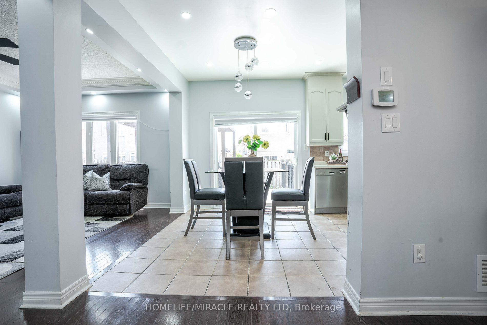 28 Totten Dr
