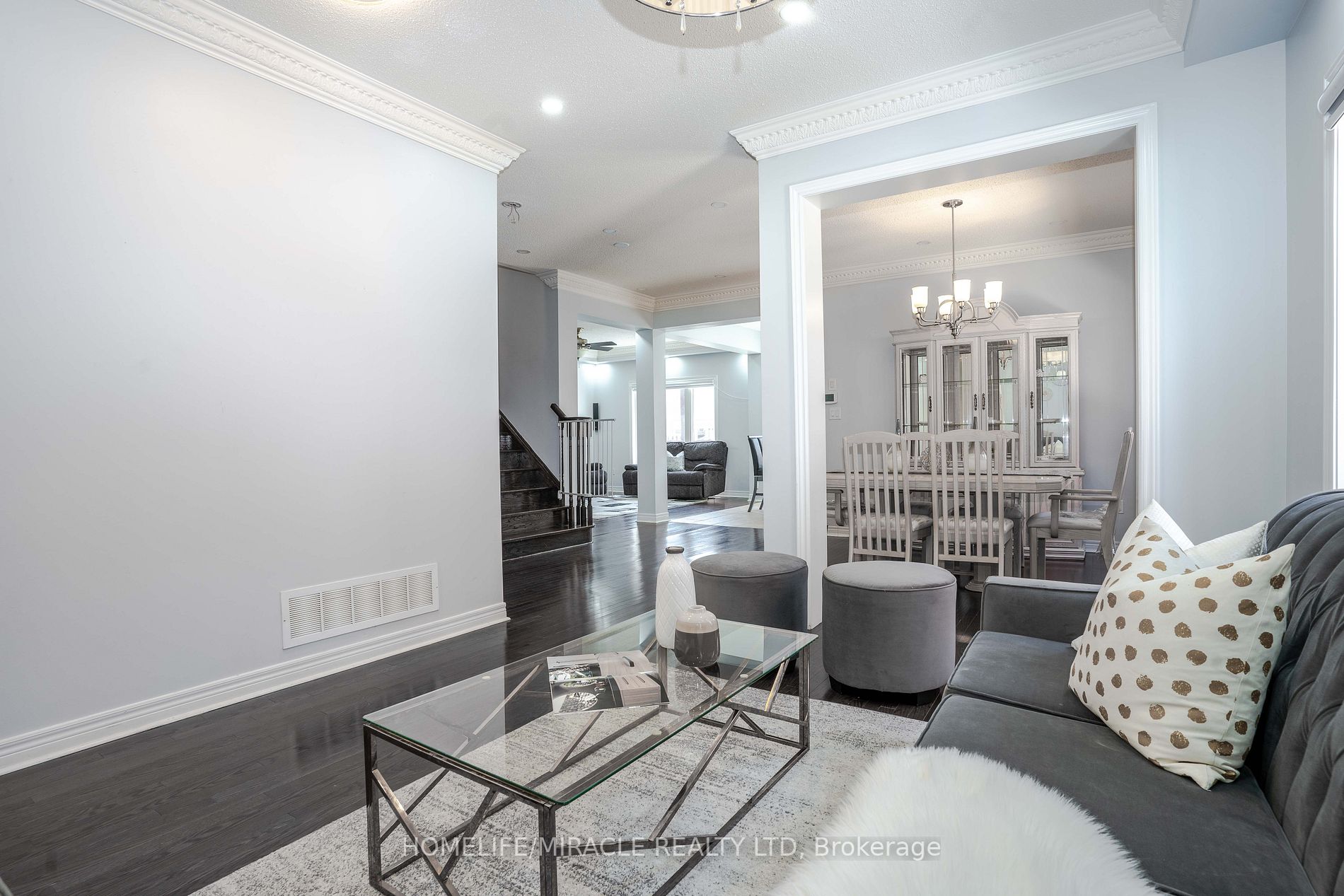 28 Totten Dr