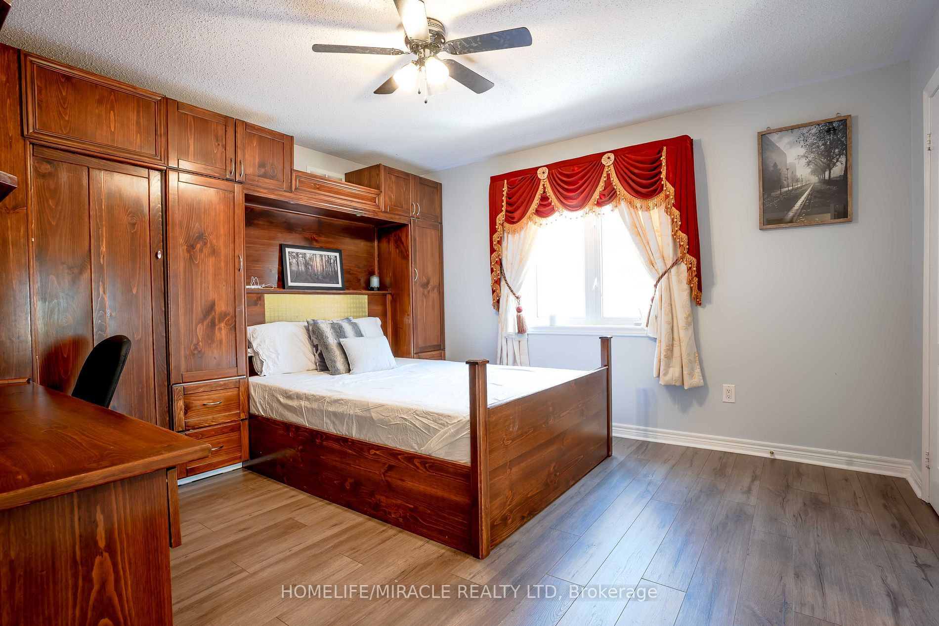 28 Totten Dr