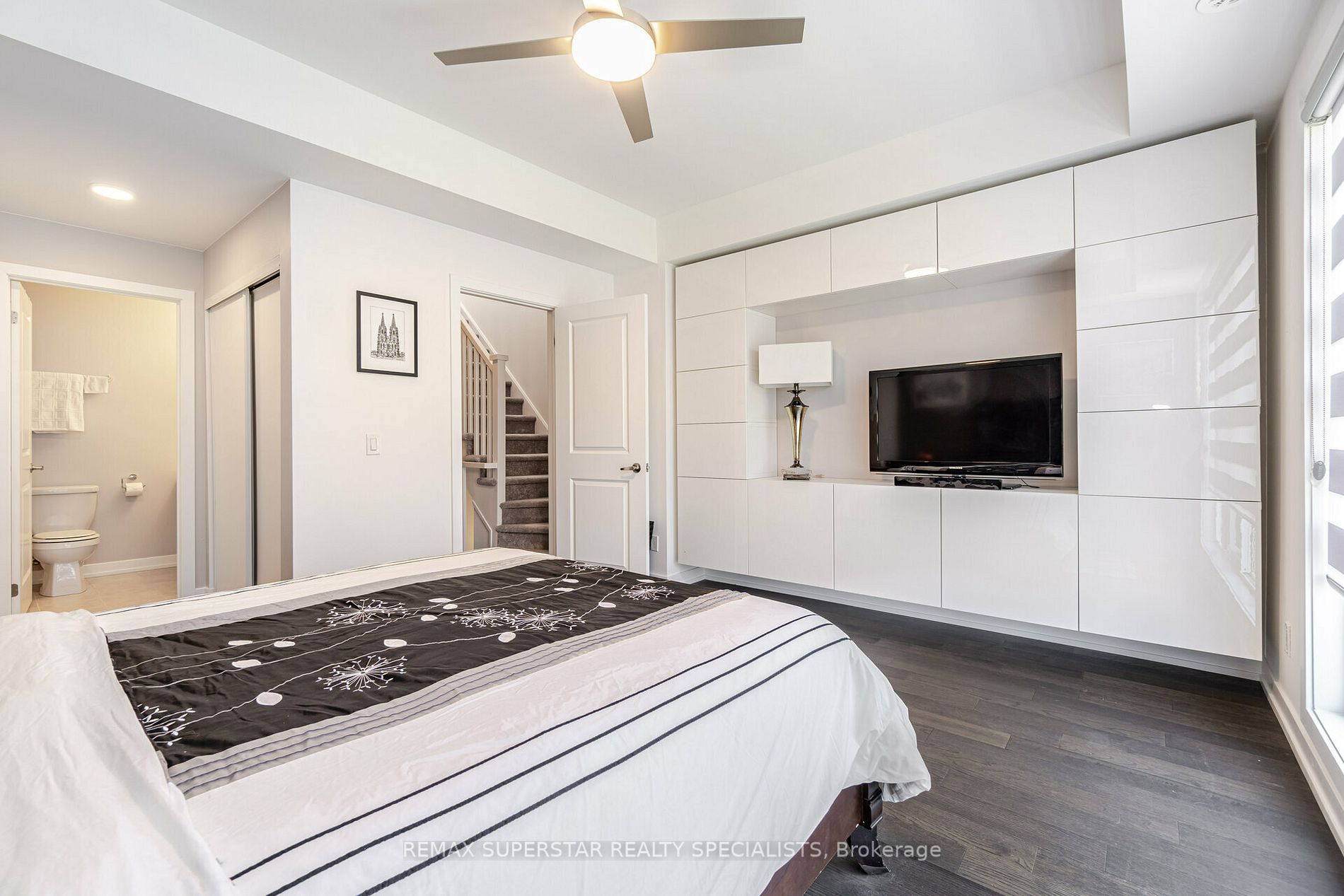 3074 Sixth Line, #236