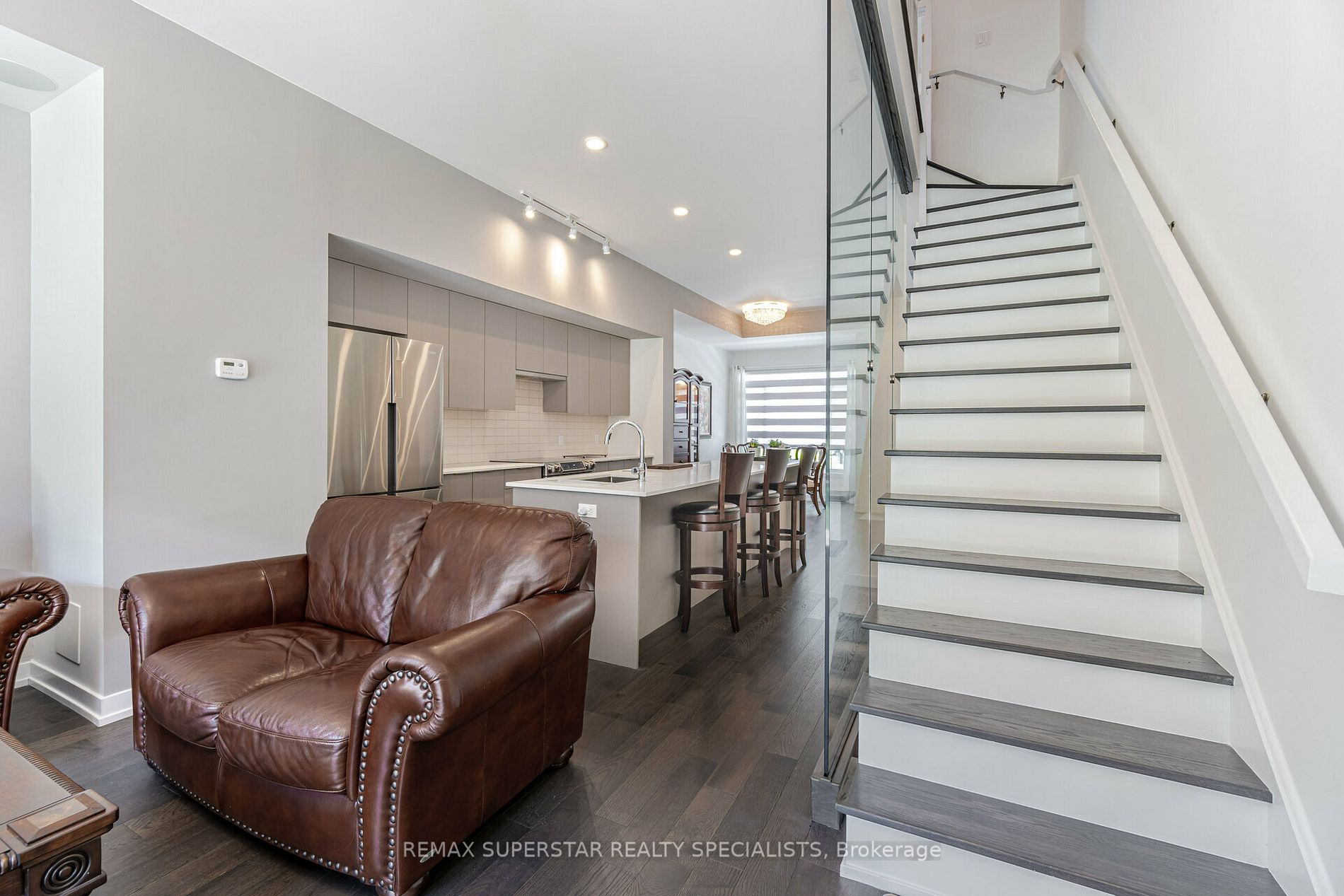 3074 Sixth Line, #236